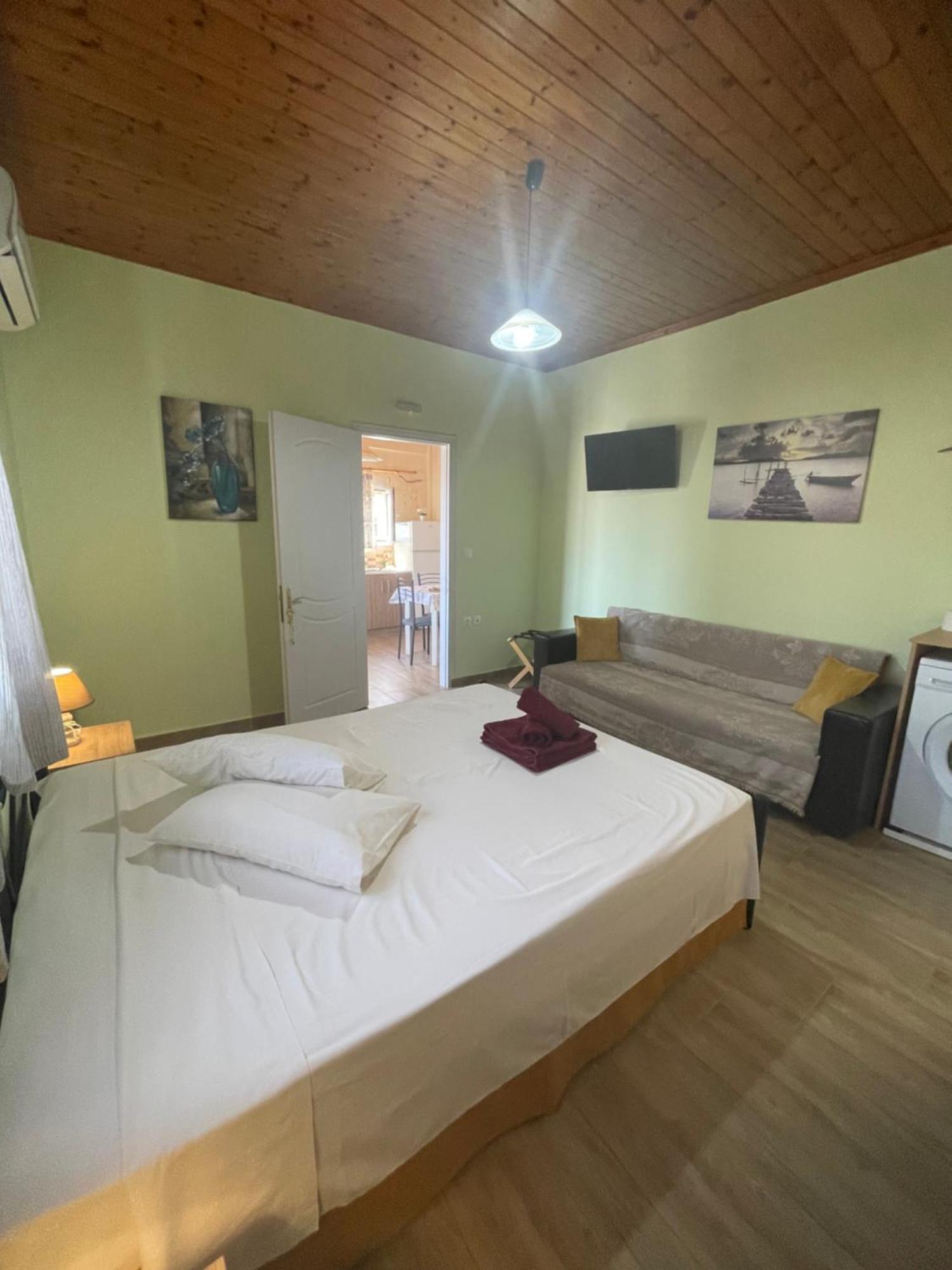 Fergani Apartments Moúdhros Buitenkant foto