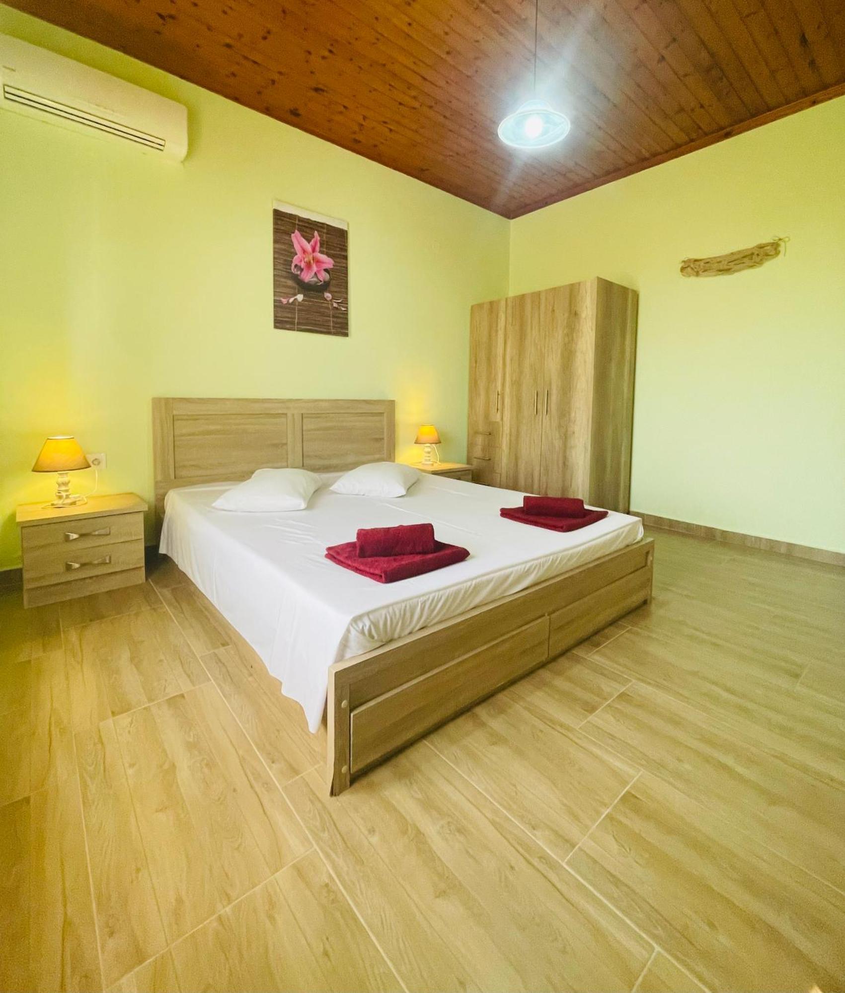 Fergani Apartments Moúdhros Buitenkant foto