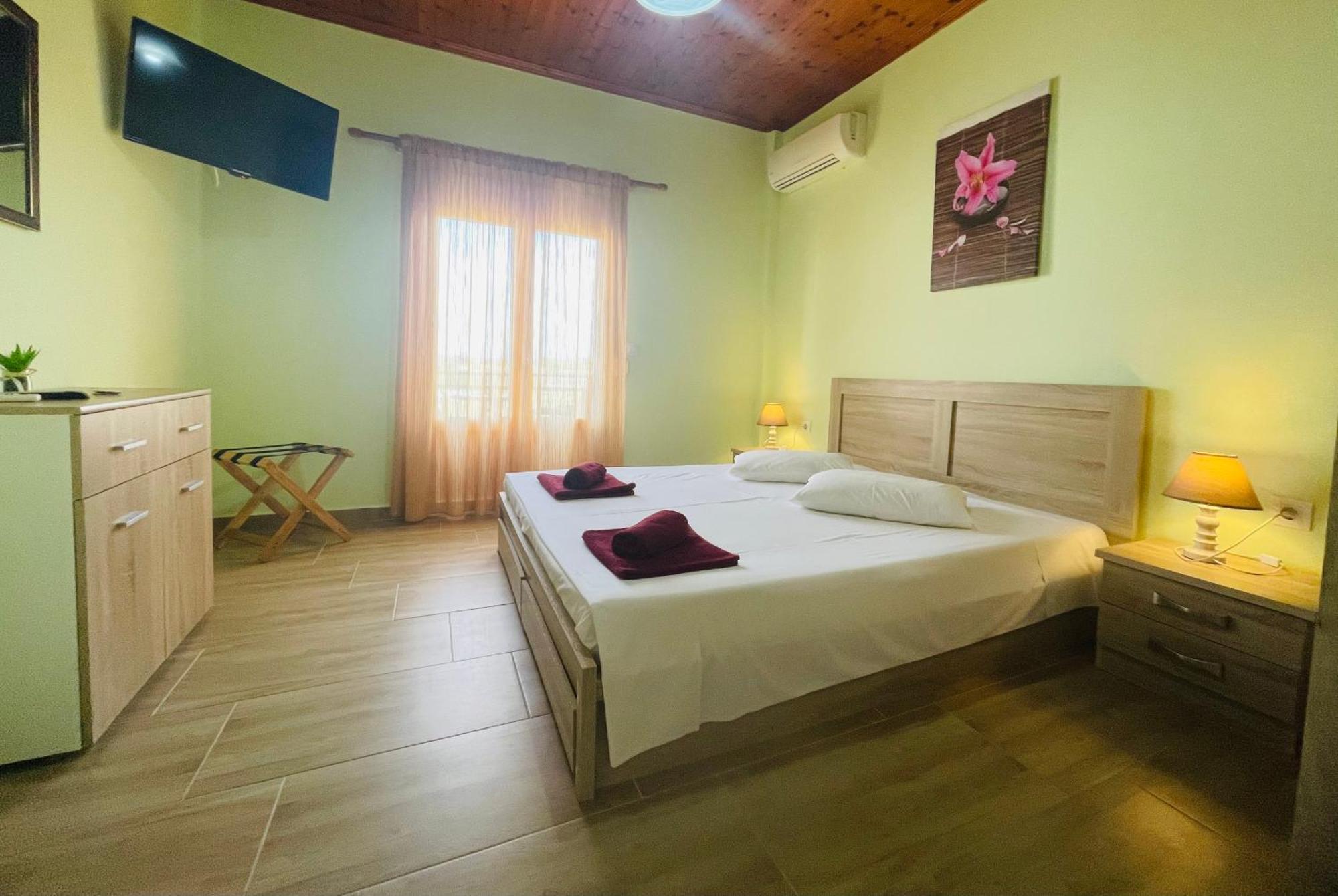 Fergani Apartments Moúdhros Buitenkant foto